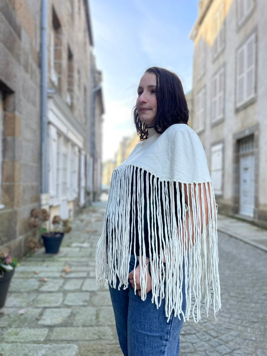 Cache-épaules à Franges "Libre Élégance"